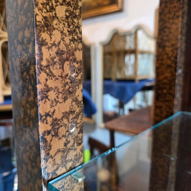 Pair of Mid 20th Century John Widdicomb[Unsigned] Faux Tortoiseshell and Glass Etageres, Attributed For Sale - Image 11 of 11