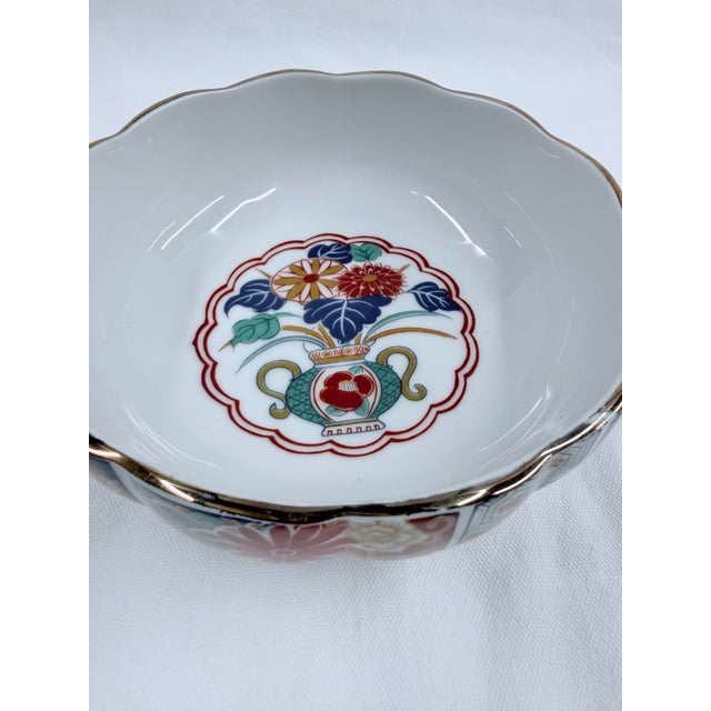 Japanese Arita Imari Scalloped Porcelain Bowl For Sale - Image 11 of 11