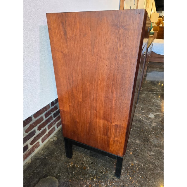 Founders Furniture Company Walnut Founders by David Parmalee Dresser MCM Vintage For Sale - Image 4 of 13