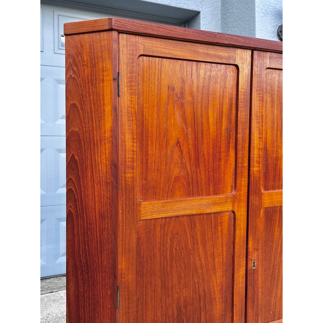 Mid Century Danish Modern Teak Corner Cabinet With Lock + Key | Vamo Sønderborg Møbelfabrik For Sale - Image 12 of 18