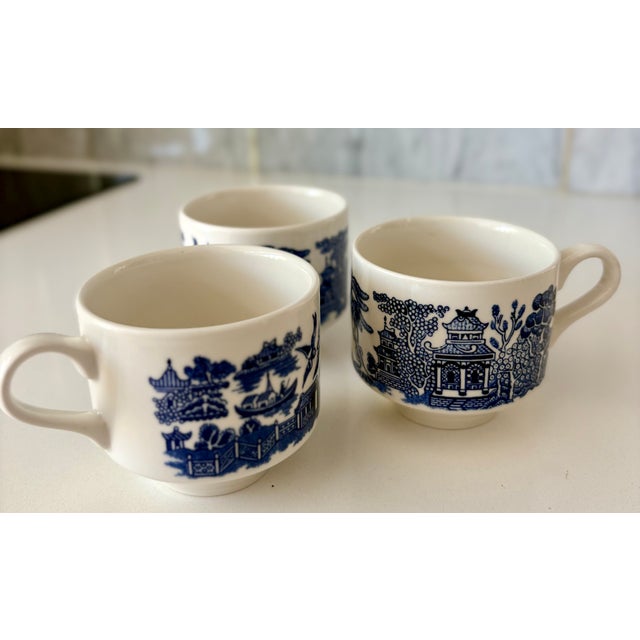 Churchill Late 20th Century Blue Willow Chinoiserie Tea Cups Churchill England, Set of 3 For Sale - Image 4 of 8