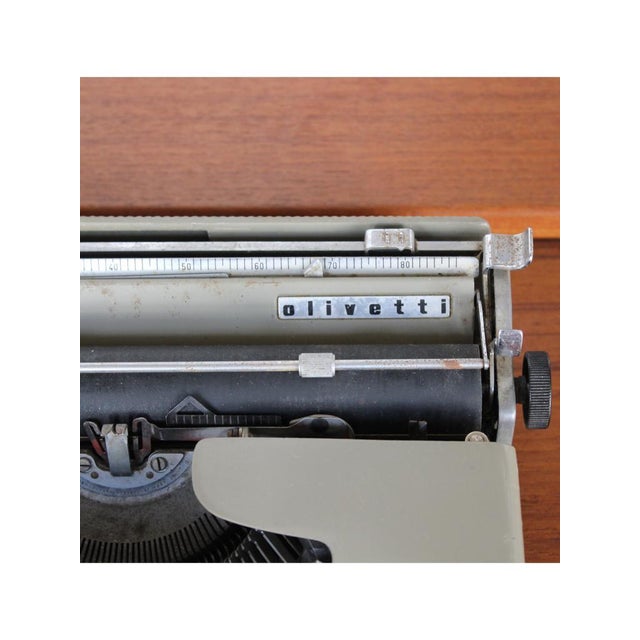 Lettera 22 Typewriter from Olivetti, 1950s For Sale - Image 3 of 14