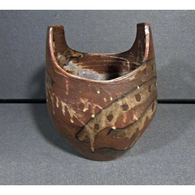 1980s Handcrafted Stoneware Abstract Glaze Design Vessel by Nancy Pawel, San Antonio, Texas For Sale - Image 5 of 9