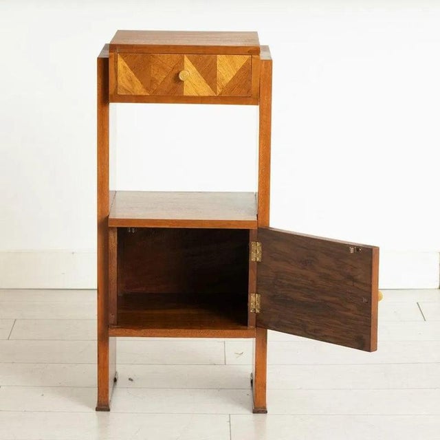 British Art Deco Walnut Bedside Cabinet with Bakelite Handles, 1930 For Sale - Image 3 of 7