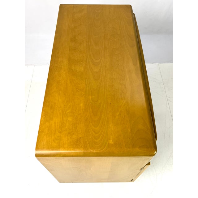 Mid-Century Modern Heywood-Wakefield Solid Birch Server Cabinet in Wheat (Model M1597) For Sale - Image 11 of 15
