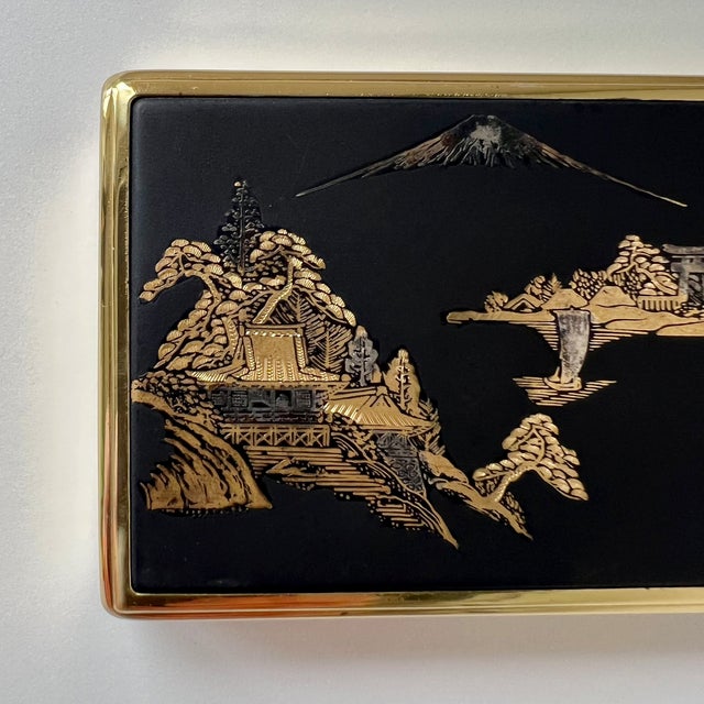 Vintage Musical Powder Compact with Automatic Movement from Clover For Sale - Image 6 of 18