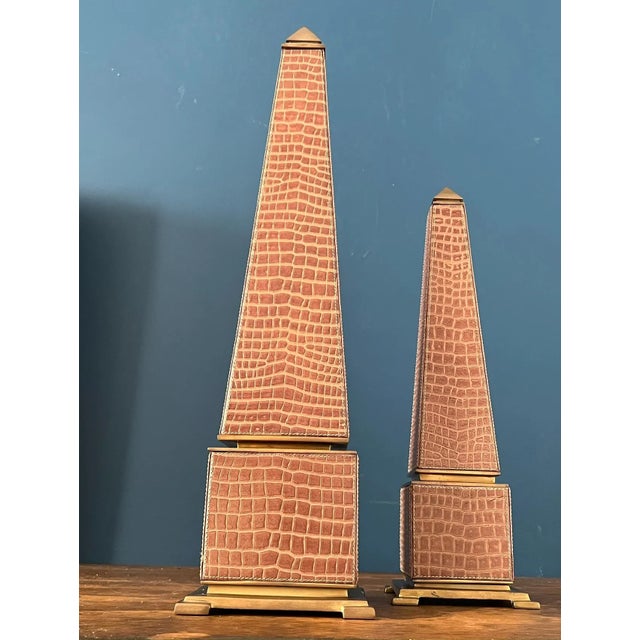 Vintage Faux Croc Obelisk Set | Light Brown Brass Decor For Sale - Image 4 of 16