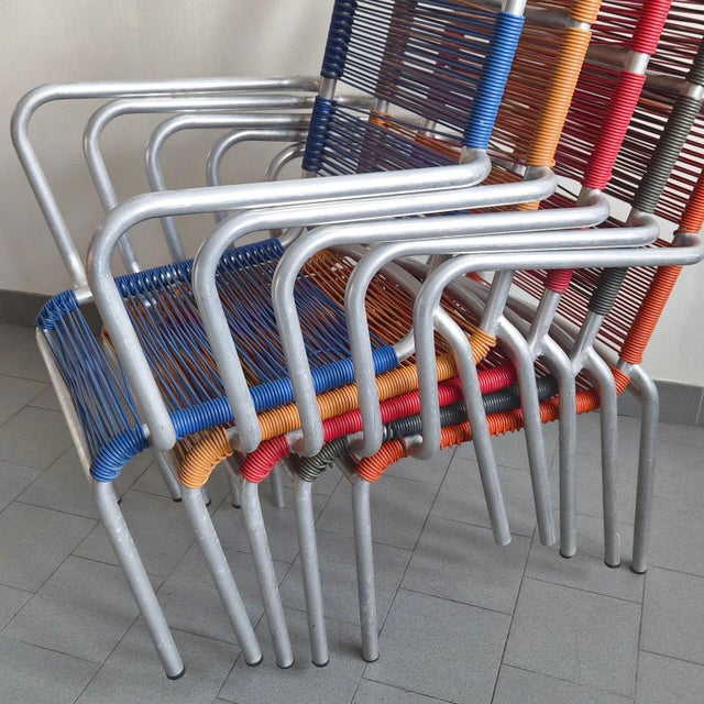 Mid-Century Modern Vintage Aluminum and Plastic Wire Armchairs from Scoubidou, 1950s, Set of 5 For Sale - Image 3 of 17