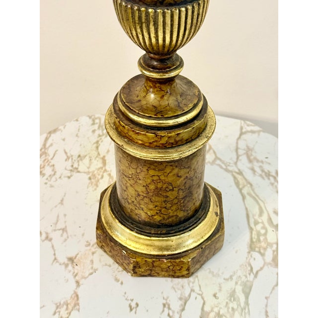 Mid-Century Modern Vintage Borghese Italian Parcel Gilt Table Lamp With Original Shade Hollywood Palm Beach Regency Style For Sale - Image 3 of 11