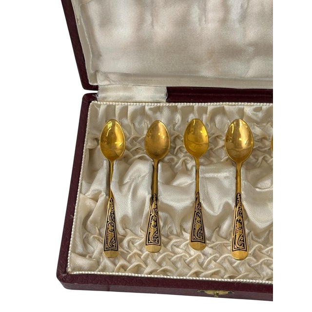 Metal Set of 6 Mid 20th Century Vermeil Spanish Alpaca Silver Demitasse Spoons From Toledo - In Original Box For Sale - Image 7 of 12