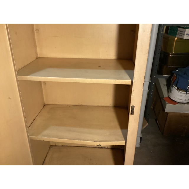 1920-30 Era Hoosier Style Metal Kitchen Cabinet With 4 Shelves; Original Yellow Beige Enamel Paint For Sale - Image 4 of 5
