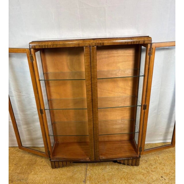 Brown Vintage English Art Deco Display Cabinet, 1930s For Sale - Image 8 of 10