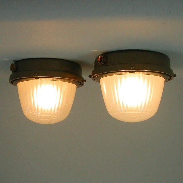 Maritime Sconces attributed to Holophane, France, 1950s, Set of 2 For Sale - Image 6 of 18
