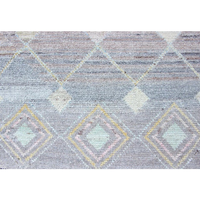 Casual Modern Rug in Light Grey by Keivan Woven Arts, 6'10"x9'5" For Sale - Image 9 of 16