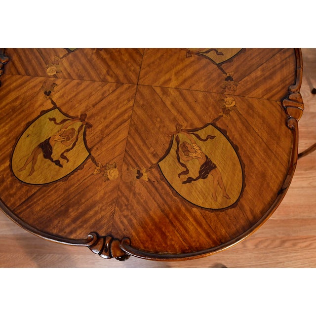 French 1920s Antique French Louis XV Satinwood Inlaid Pair of Side Tables / End Tables For Sale - Image 3 of 18