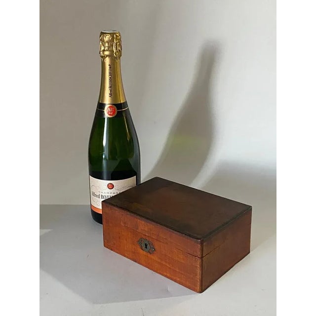 19th Century France Victorian Jewelry Box in Wood For Sale - Image 10 of 11