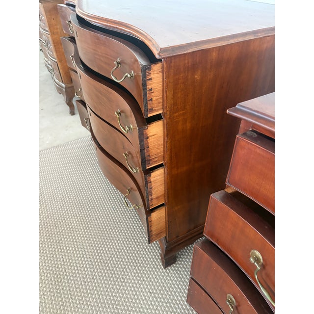 Wood Matched Pair of Georgian Mahogany Serpentine Chests, One Signed Joseph Rawson of Providence, Circa 1790-1810 For Sale - Image 7 of 12