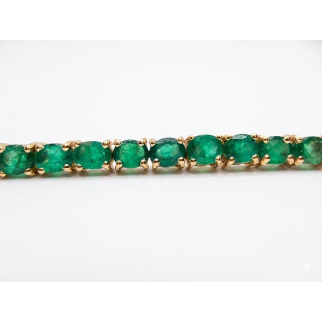 13.20 Carat Natural Zambian Emerald Tennis Bracelet in 18k Yellow Gold 7.5 Inch For Sale - Image 6 of 17