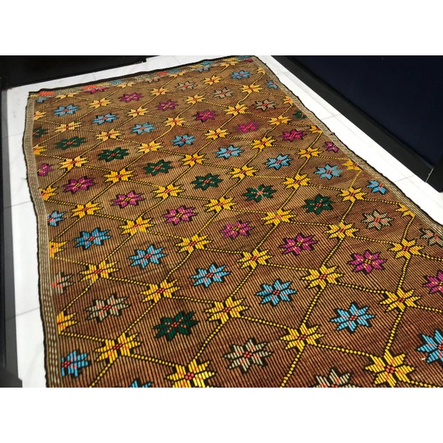 1960s Vintage Turkish Handwoven Traditional Kilim Rug- 5′3″ × 8′6″ For Sale In Phoenix - Image 6 of 11