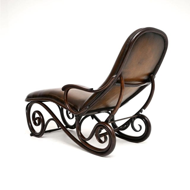 Brown Antique Bentwood and Leather Chaise Lounge, 1880 For Sale - Image 8 of 17