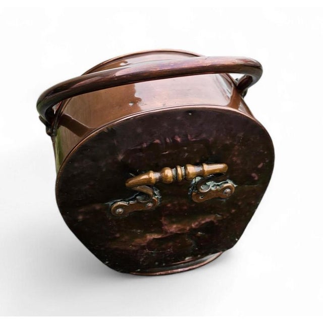 A Copper Coal Scuttle Width 50 Depth 30 Height 35 cm