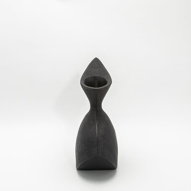 R & Y Augousti Modern Sculptural Vase in Black Shagreen by R&y Augousti For Sale - Image 4 of 7