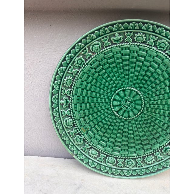 Rustic English Green Majolica Plate Circa 1890 For Sale - Image 3 of 6