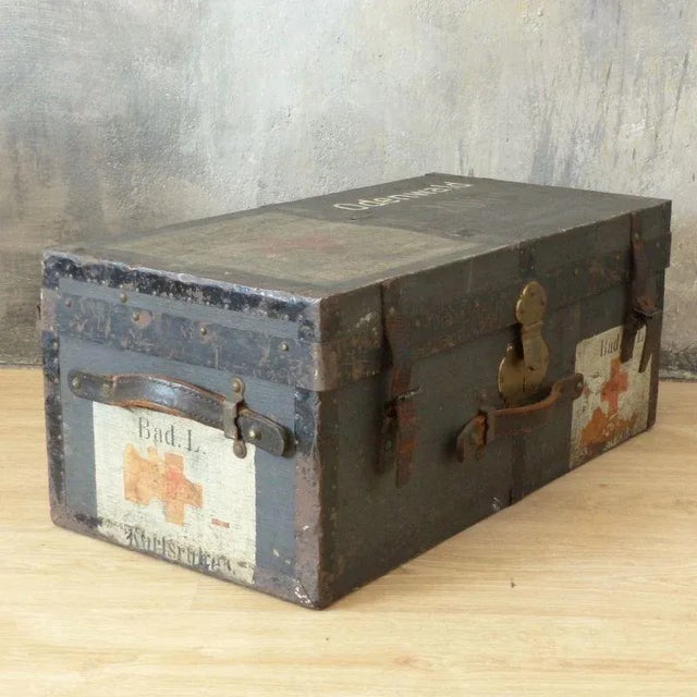 First World War Wooden Chest with Red Cross For Sale - Image 4 of 15