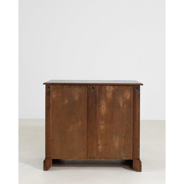 19th Century United Kingdom Rich Mahogany Mahogany Chest Of Drawers For Sale - Image 10 of 10