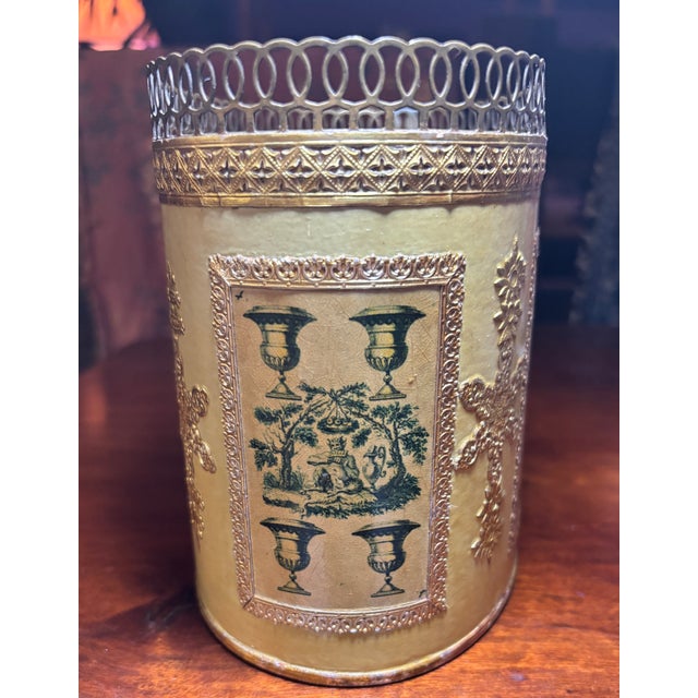 French 19th-Century French Toleware Cachepot With Gilt Metal Mounts For Sale - Image 3 of 11