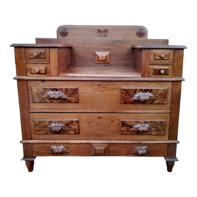 Late 18th Century Victorian Eastbay Drop Center Dresser For Sale
