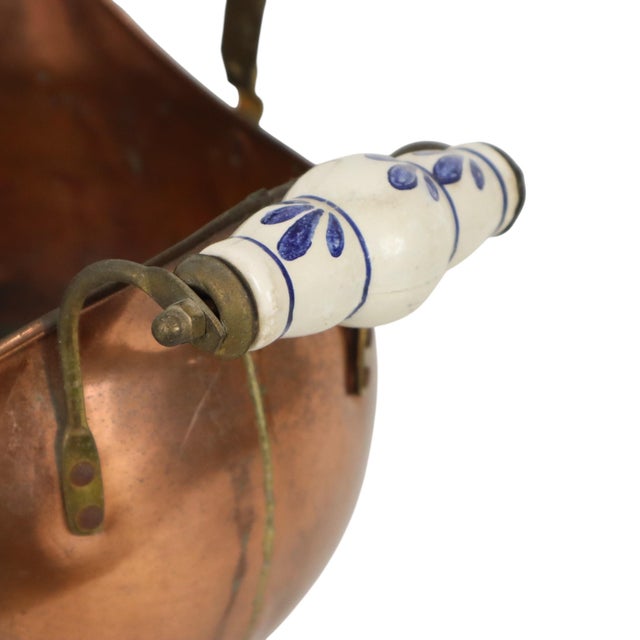 Antique Copper Helmet-Shaped Coal Scuttle with Lion Heads and Delft Ceramic Details For Sale - Image 10 of 15