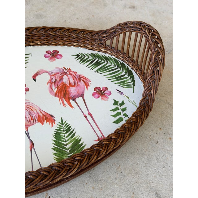 Vintage Coastal Rattan Flamingo Tray With Custom Decoupage Appliqué For Sale - Image 4 of 11