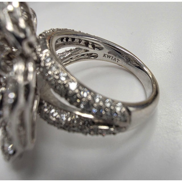 Estate Kwiat 5.70 Carats Diamond Floral Cocktail Ring 18k Gold, Size 7.75 For Sale In Los Angeles - Image 6 of 6