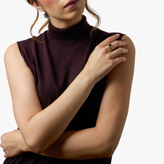 Early 20th Century Early 20th Century Victorian 2.10 Carat Green Sapphire Diamond 18k Yellow Gold Cluster Ring, Size 7.75 For Sale - Image 5 of 7