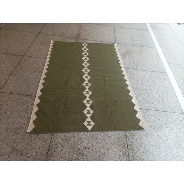 Handmade New Zealand Wool Dhurrie, Olive Green and White Diamond Rug- 4'x6' For Sale - Image 12 of 15