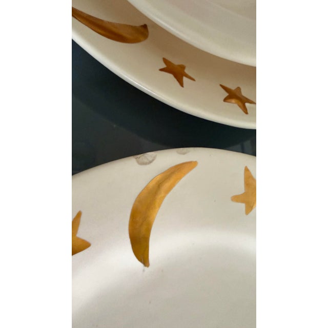 1980s Julie Sanders Cyclamen Pottery Celestial Gold Moon Stars Set of 6 Bowls & Plates (12 Pieces) For Sale - Image 9 of 12