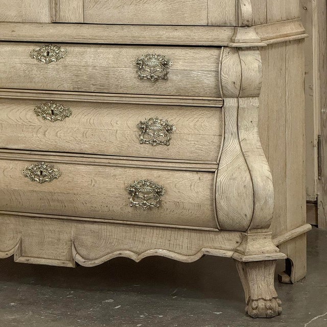 18th Century Dutch Baroque Stripped Oak Linen Press For Sale - Image 10 of 18