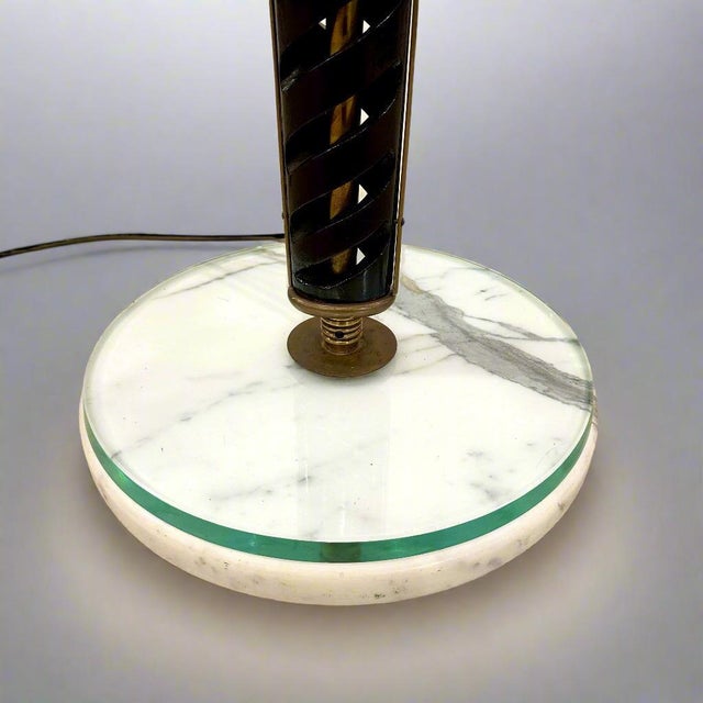 Mid-20th century Elegant Spiral Ellipse Floor Lamp of Wood and Brass. Italy For Sale In New York - Image 6 of 8