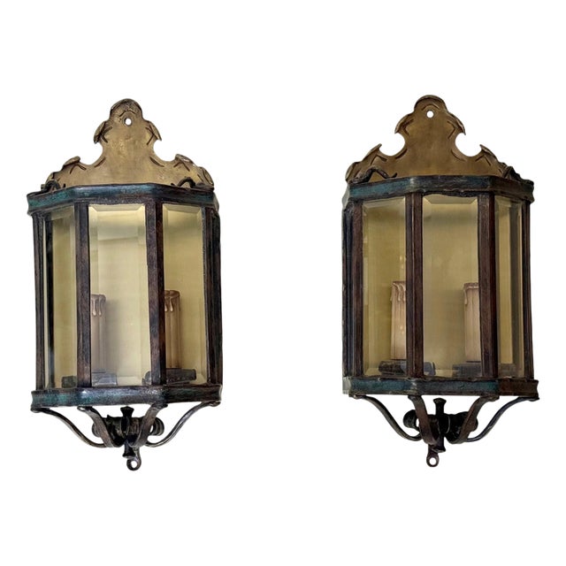 Louis XV Bronze Brass Wall Lanterns in Faceted Glass, Germany, 1970s, Set of 2 For Sale