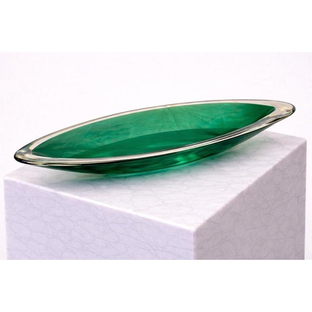 Emerald Green Art Glass Centerpiece Bowl by Vicke Lindstrand for Kosta, Sweden, 1950s For Sale - Image 6 of 8