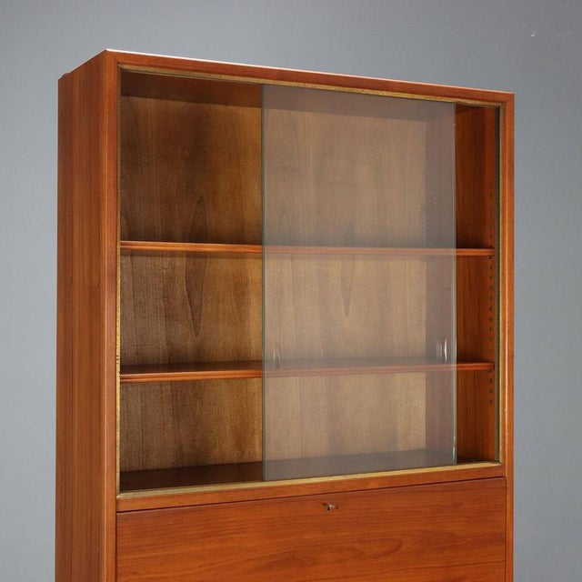 Vintage Larch Veneer, Brass and Glass Display Bookcase, 1960s For Sale - Image 4 of 11