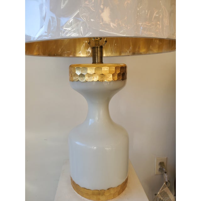 Contemporary Late 20th Century Milk White and Gold Table Lamp For Sale - Image 3 of 10