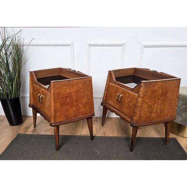 Mid-Century Art Deco Italian Nightstands in Walnut and Glass Top, 1950s, Set of 2 For Sale - Image 9 of 10