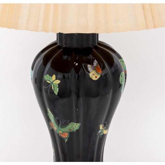 Chinese Chinese Famille Noir Vase Mounted as a Table Lamp For Sale - Image 3 of 7