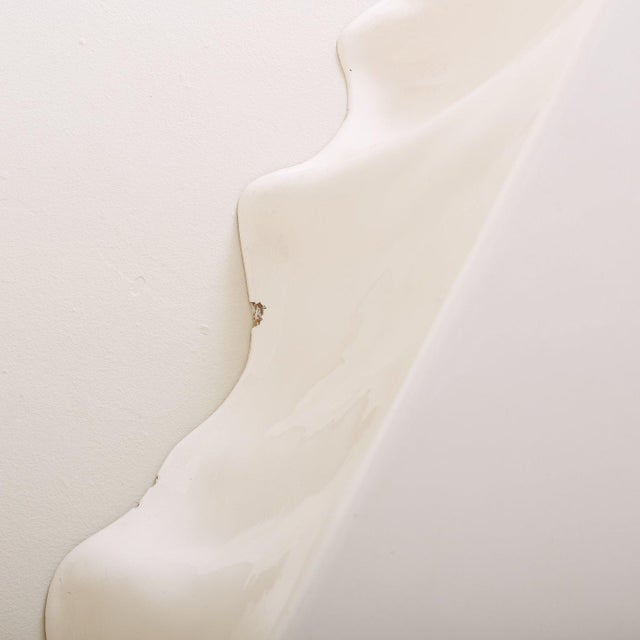 White Italian Tovaglia Coffee Table Attributed to Studio Tetrach for Alberto Bazzani, 1969 For Sale - Image 8 of 10