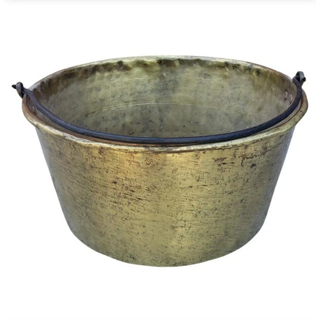 Large Hammered Brass Log / Kindling Bucket, Jardiniere, Planter, Circa 1940s For Sale In Washington DC - Image 6 of 6
