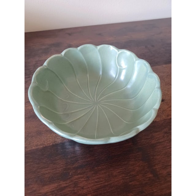 Vintage Regal 315-Usa Scalloped Pottery Bowl For Sale In Detroit - Image 6 of 8