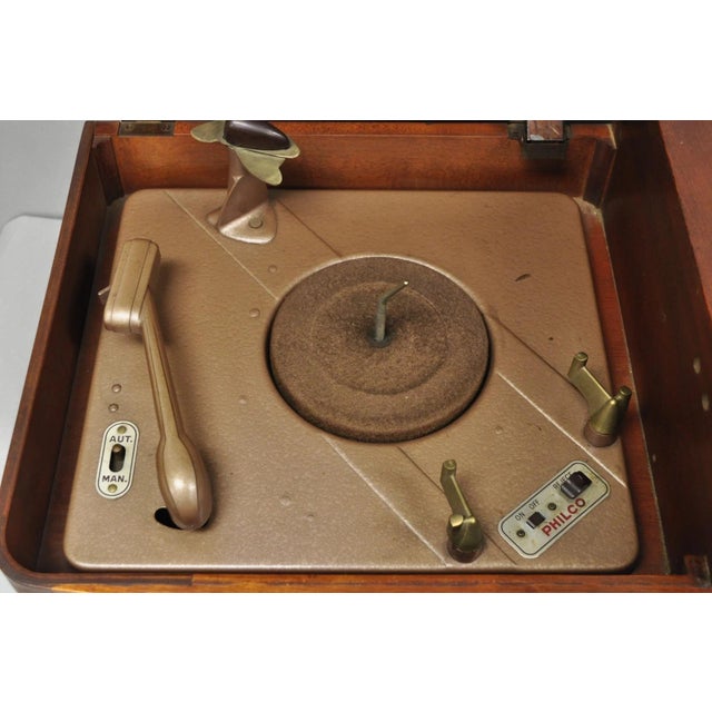 Wood Antique Philco Tube Radio Table Record Player Mahogany Case Model 46-1203 For Sale - Image 7 of 18
