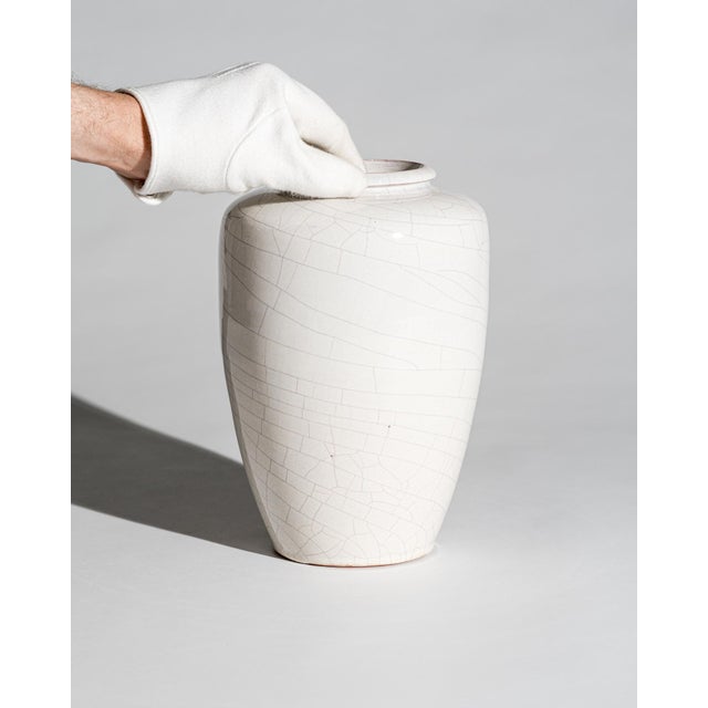 Crackle Glaze Ceramic Vase – Richard Bampi for Richard Bampi Werkstatt, 1940s–1950s Soft ovoid form in pale grey-white...